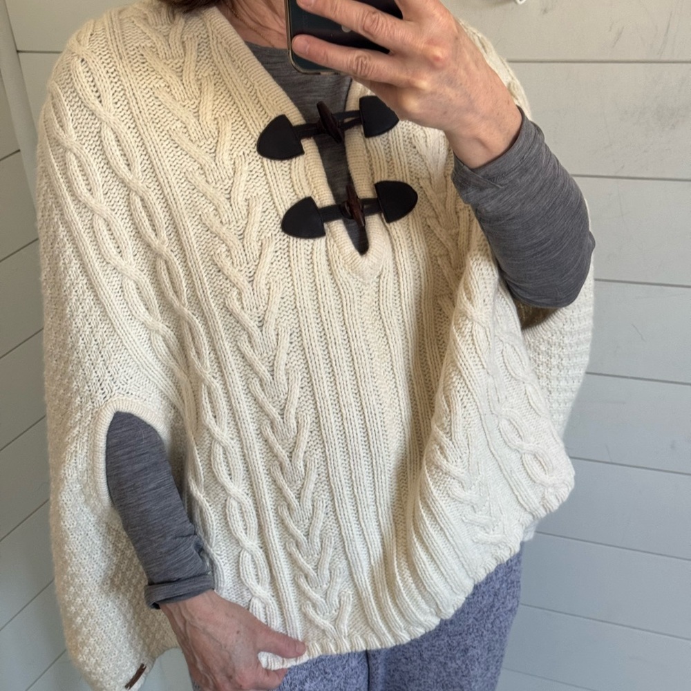 Roots Cream Cable-Knit Toggle Poncho